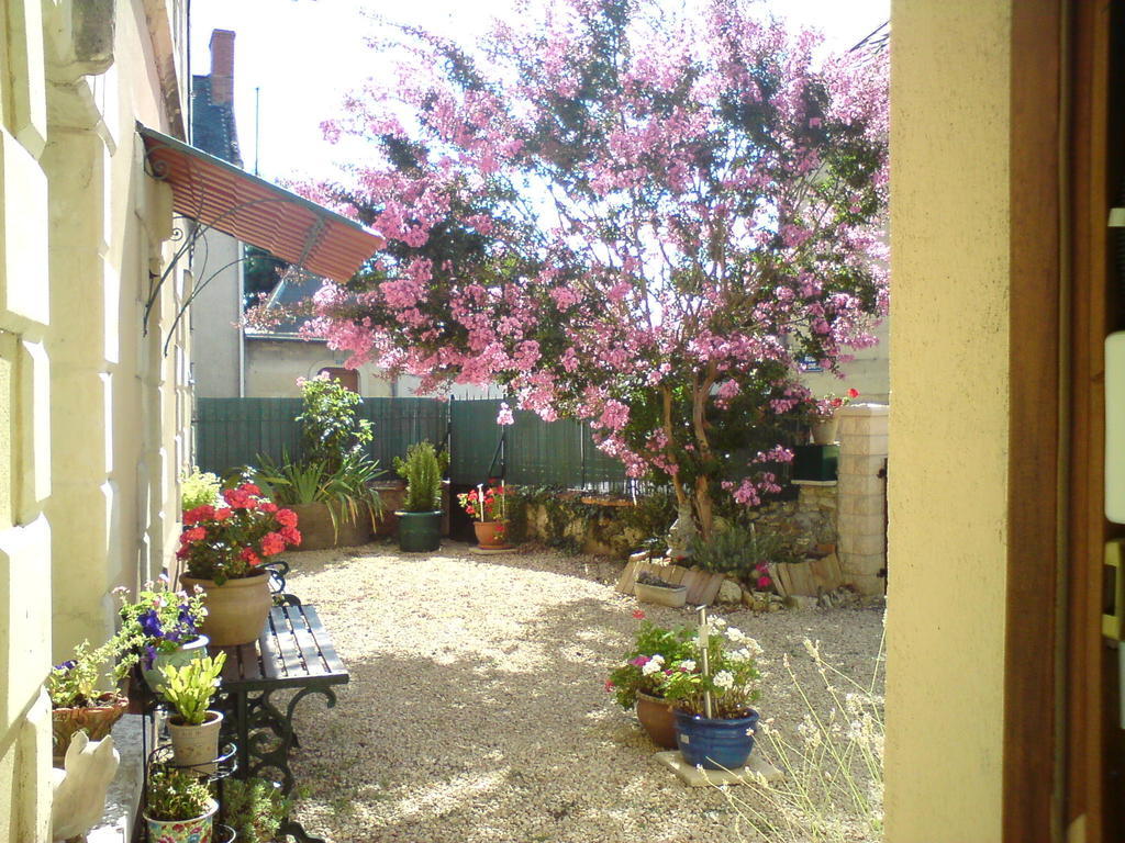 Les Trois Puits Bed & Breakfast Brion-pres-Thouet Eksteriør bilde